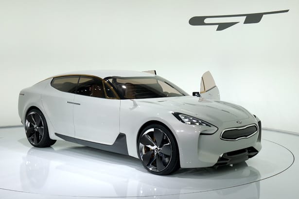2016-ban érkezhet a 400 lóerős Kia GT