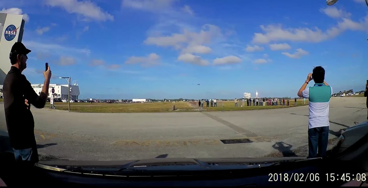 Videó: 5 km-re is remegtek az autók, amikor fellőtték a Falcon Heavyt