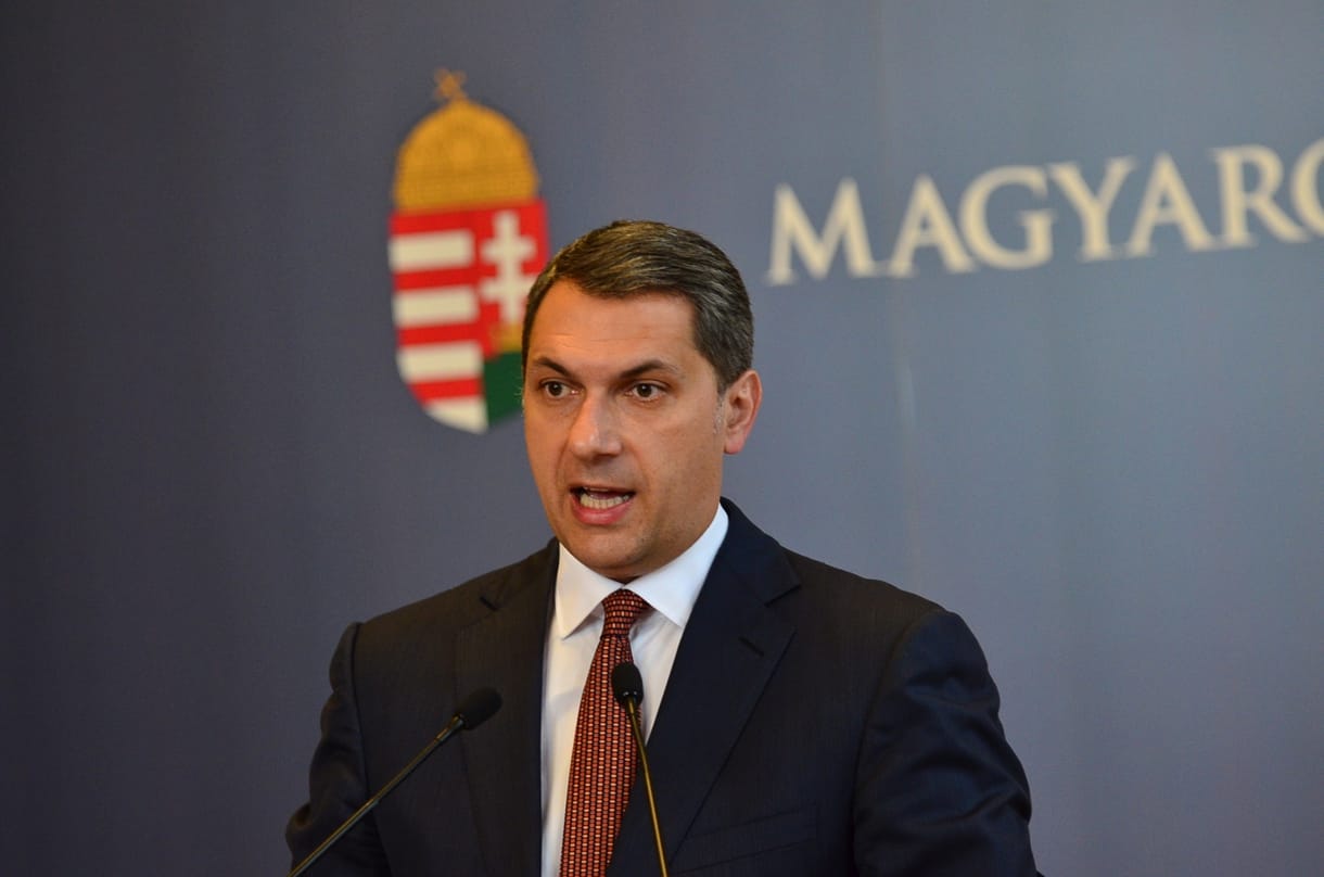 Lázár Jánosnak is szívesen tartanának oktatást a gyáriparosok