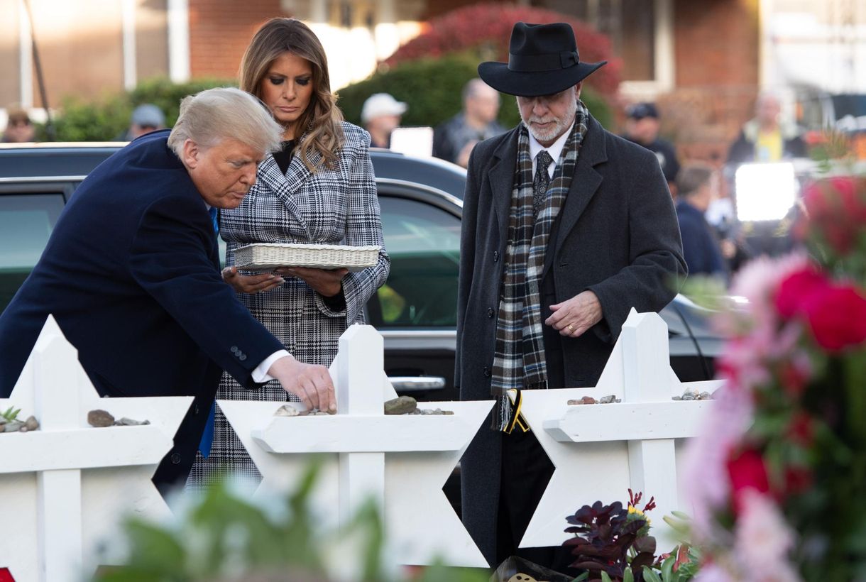 Tüntettek Trump ellen a gyászoló Pittsburghben