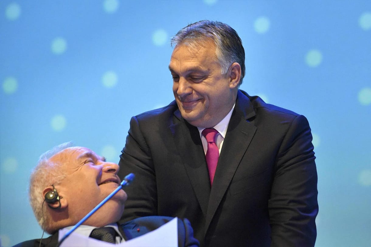 Tovább tarthat Orbán Viktor pávatánca az Európai Néppártban