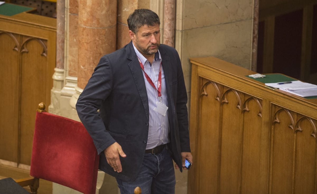 A NAV ugrott fejest egy újabb, elképesztő Simonka-ügybe