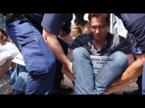 Videó: így viszik el a rendőrök Karácsony Gergelyt a Közgép elől