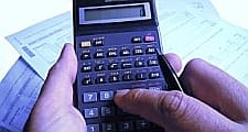 A minimálbér-emelést kockáztatja a kormány?