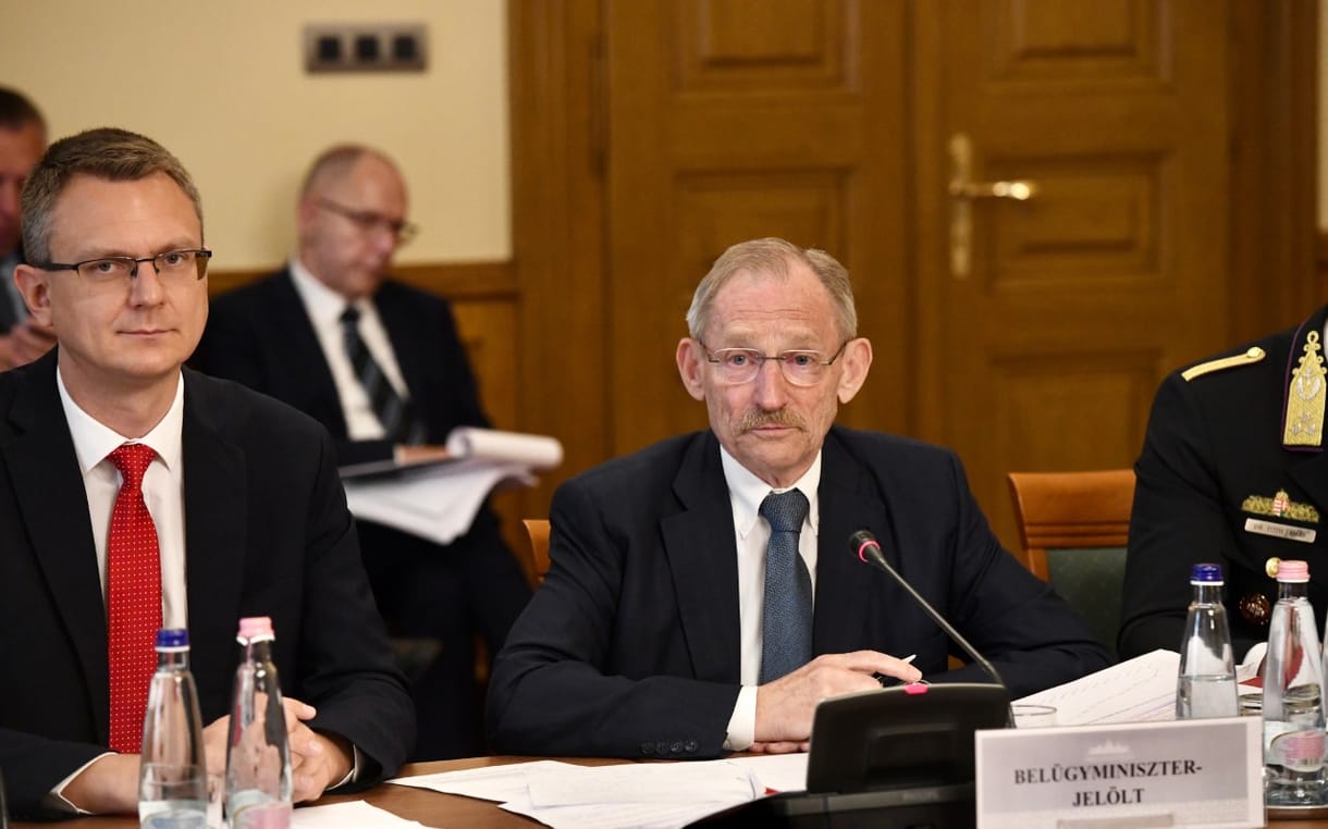 Meghátrált a Belügyminisztérium: Marad a feltétel nélküli orvosi béremelés