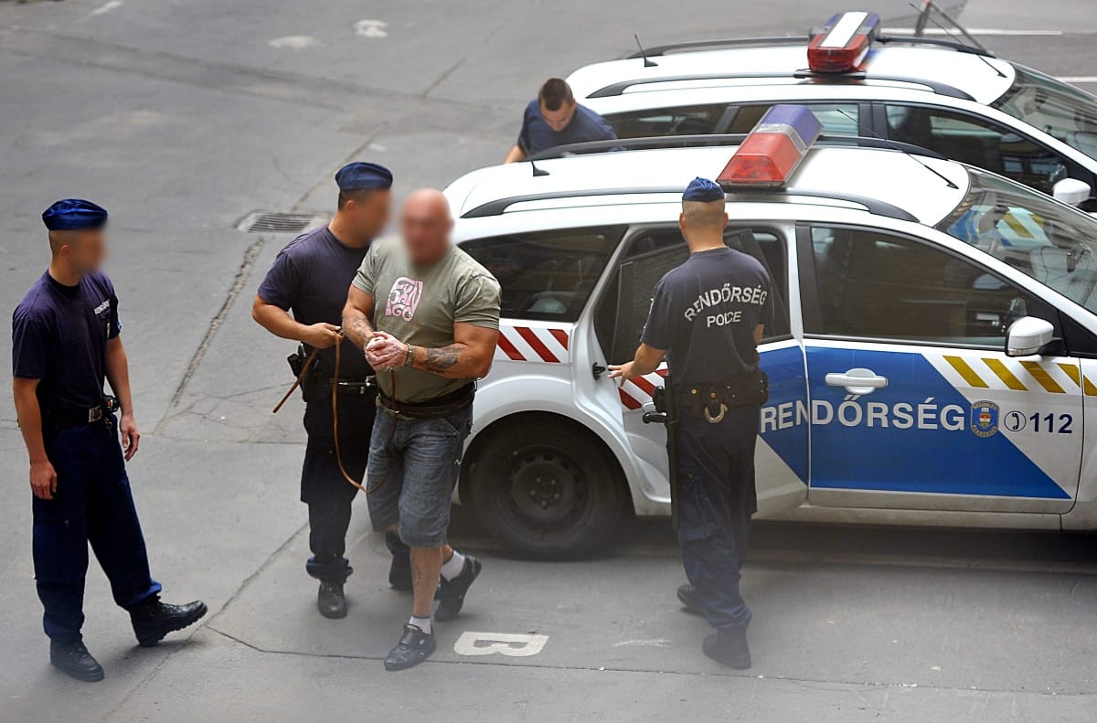 Rendőr tanúk kizárását kéri a korrupciós ügy egyik gyanúsítottjának ügyvédje