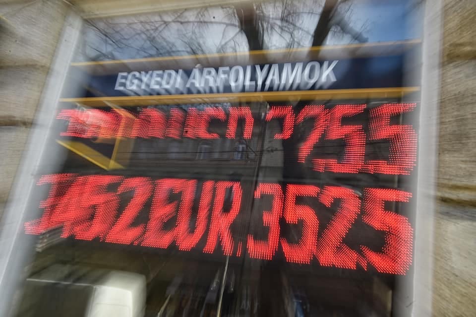 Minden tény arra utal, hogy nem Soros rángatja a forintárfolyamot