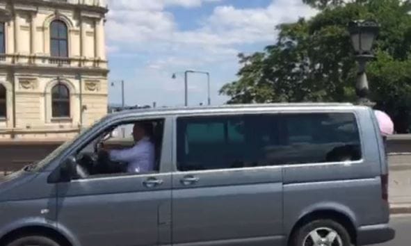 Valami nem stimmel Orbán autóival a Népszabadság szerint