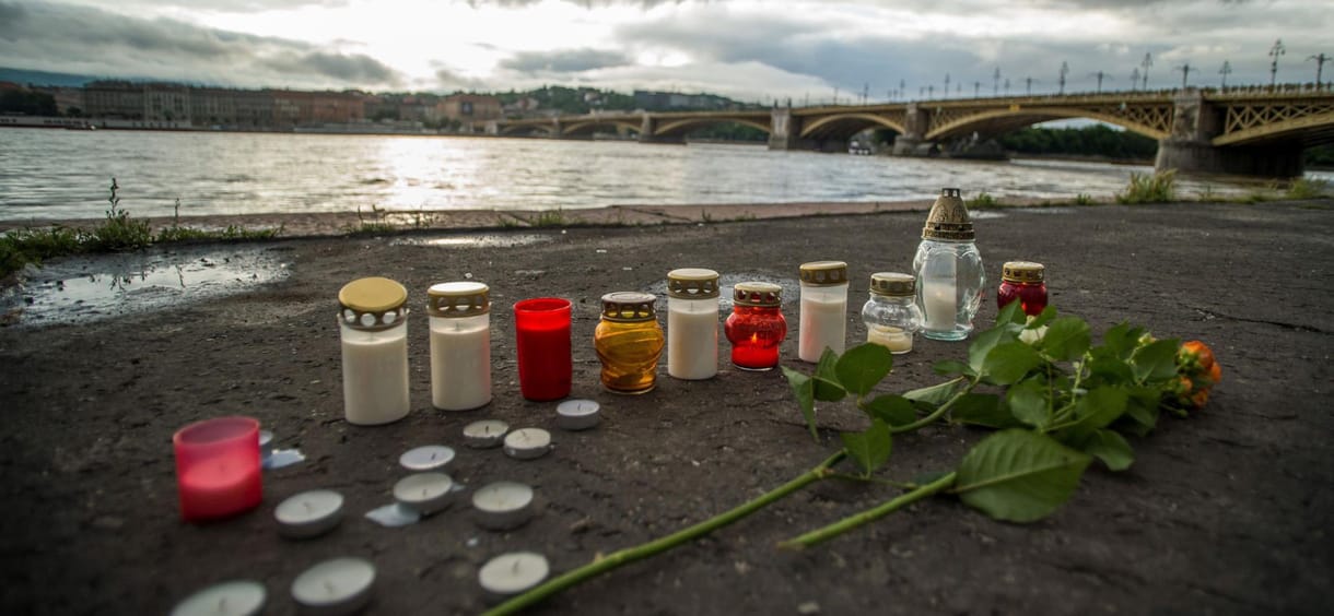 40 térfigyelő kamera felvételét elemzi a rendőrség a dunai hajóbaleset ügyében
