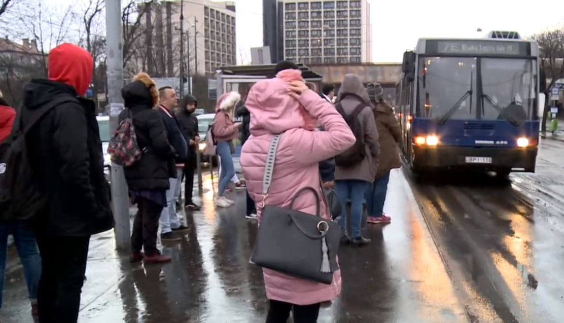 Alig férnek fel az utasok a 7-es buszra, Karácsony a 4-es metró meghosszabítását szeretné