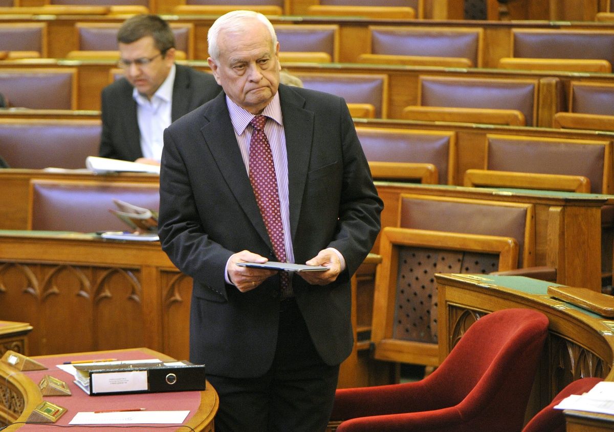 Harrach: A KDNP eredetileg máshogy képzelte a vasárnapi boltzárat