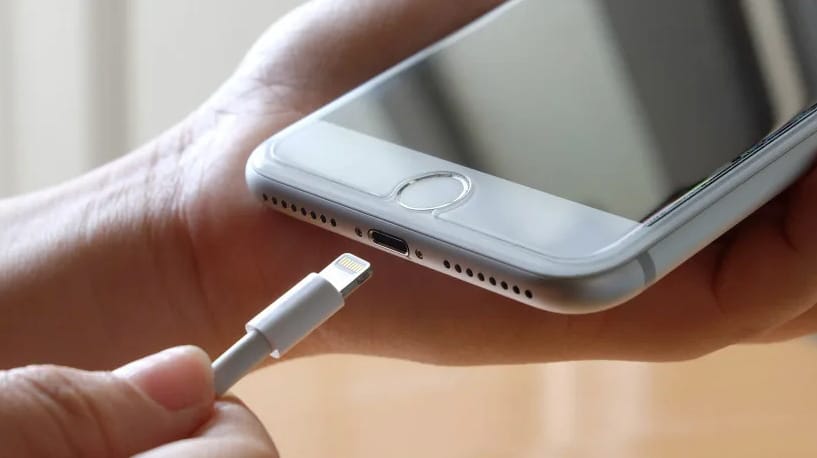 Frissítette az iPhone-ját, és most hamar lemerül? Nincsen egyedül