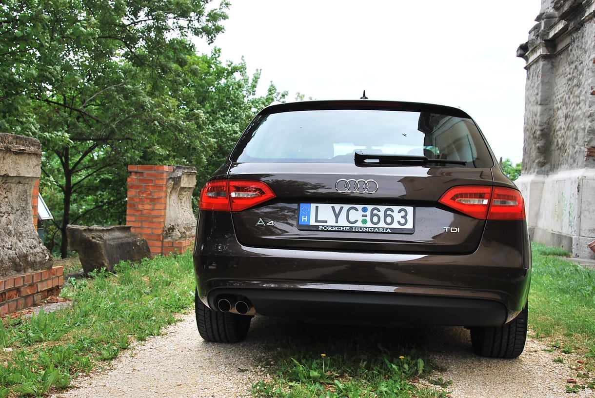 Teszteltük az új kombi Audi A4-est