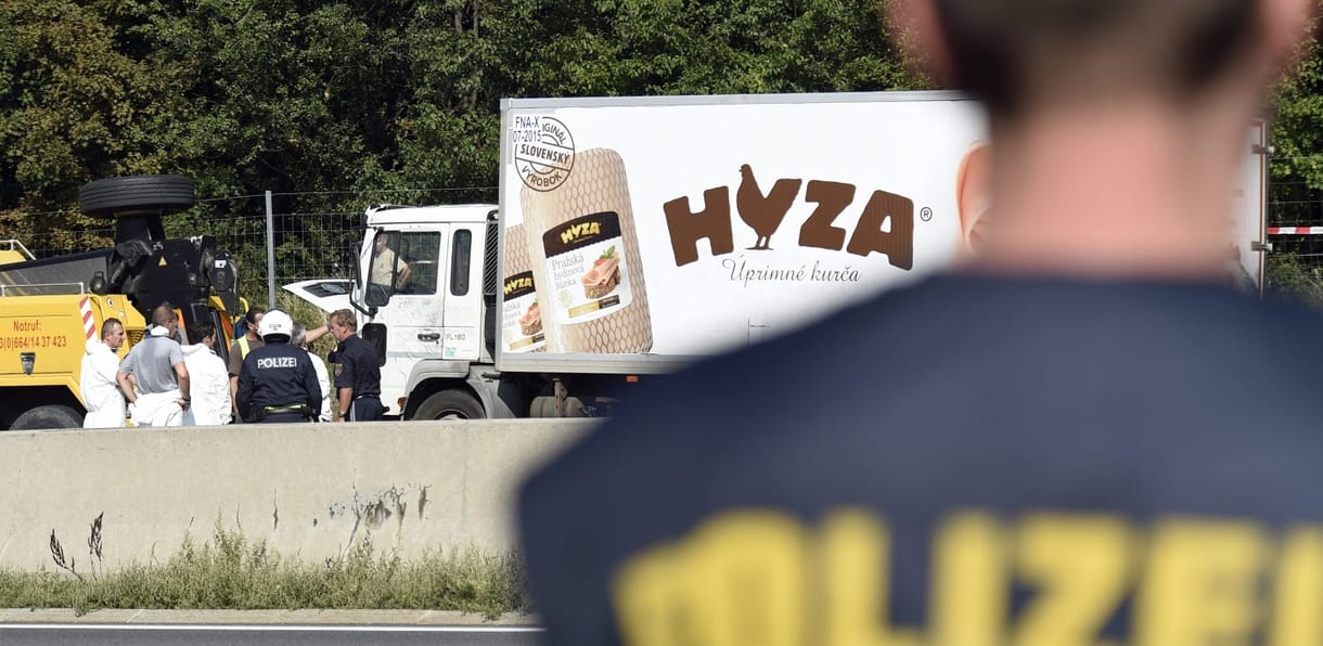 Jogerős: életfogytiglant kapott a halálkamion-ügy négy vádlottja