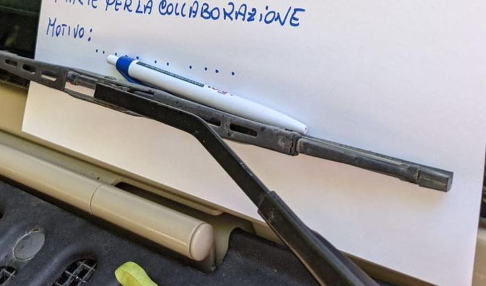 Az ilyen eredeti autós üzenet is ritka