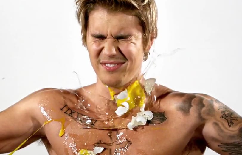 Justin Bieberre most rázúdúl minden gyűlölet – videó