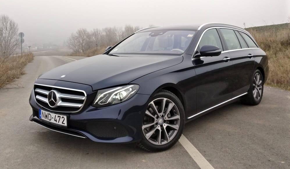Mercedes E kombi teszt: öltöny és hátizsák