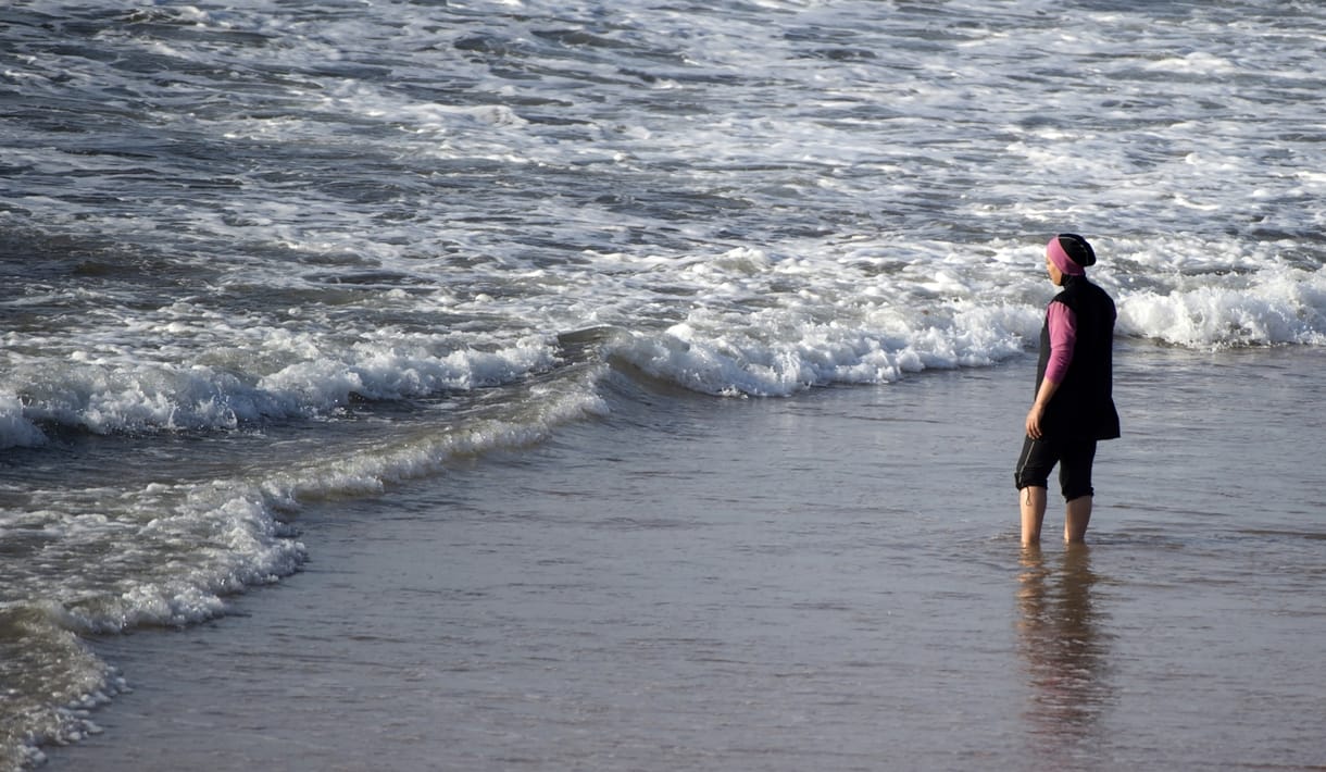 Burkinis nők és szigonypuskás férjeik okoztak pánikot Horvátországban