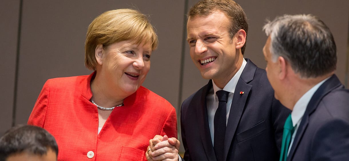 Így talált egymásra Macron és Orbán a demokratikus csúcsjelölti rendszer elleni harcban