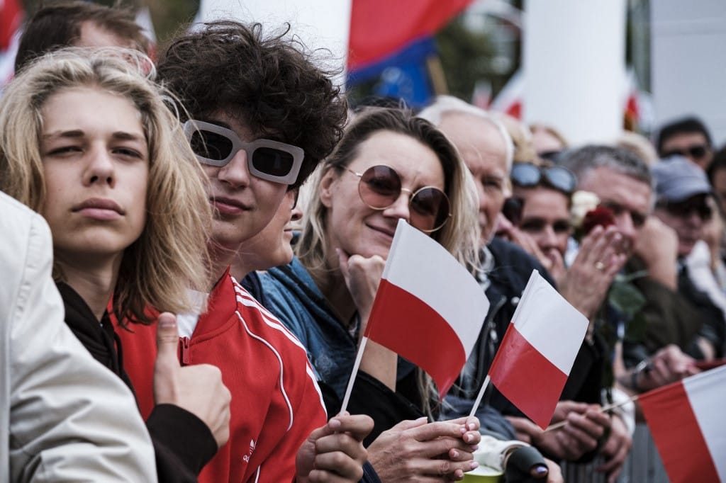 Bloomberg: A következő lengyel kormánynak jobban kell egyensúlyoznia a nemzeti érdekek, Ukrajna és az EU között