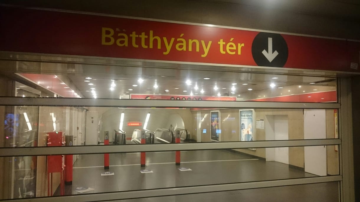 Kirakják a buszokat a Batthyány térről