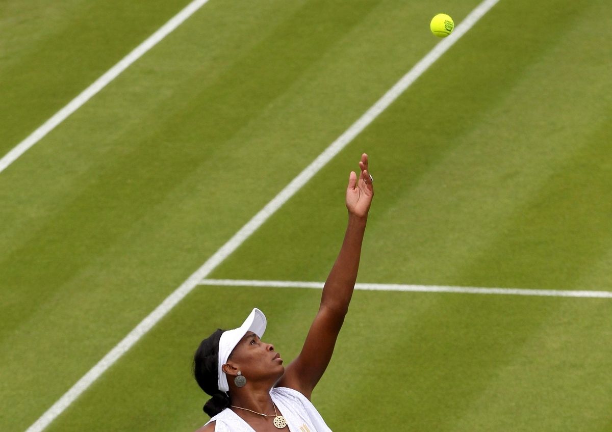Wimbledon: Venus Williams vért izzadva jutott be a 32 közé