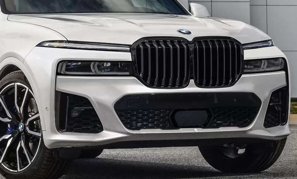 Friss kémfotókon a máris megújuló BMW X7