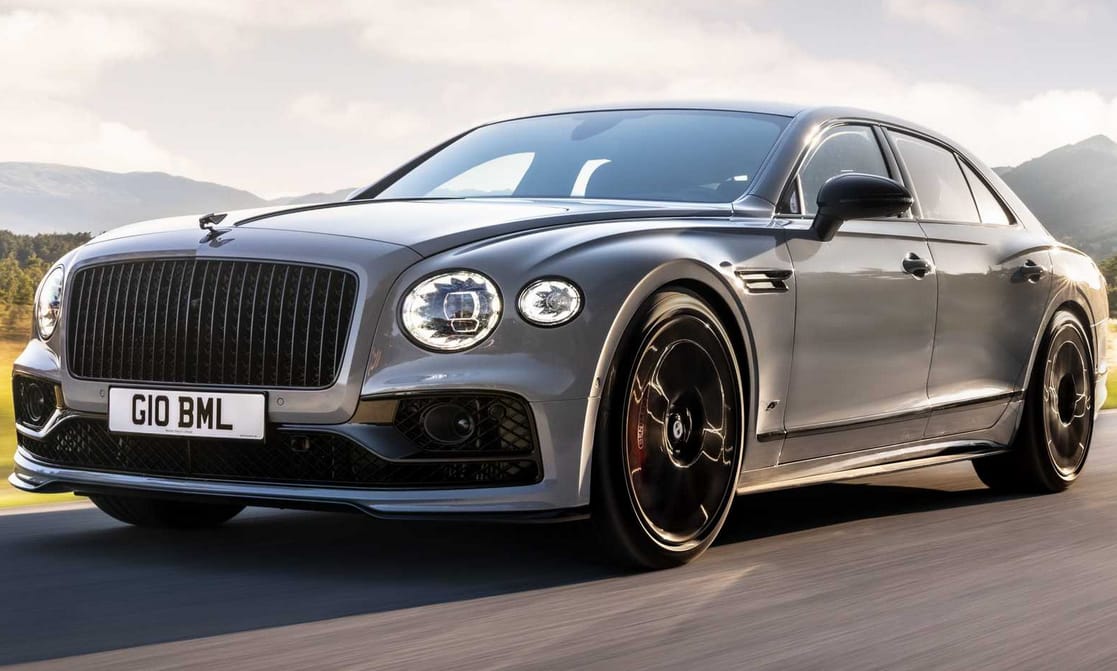 Biturbó V8 és hibrid V6 a legújabb sportos Bentley limuzinban