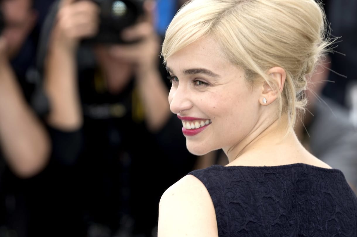 Emilia Clarke visszaszólt Anthony Hopkinsnak, aki szerint a CGI-jelenetekben nem is kell színészkedni