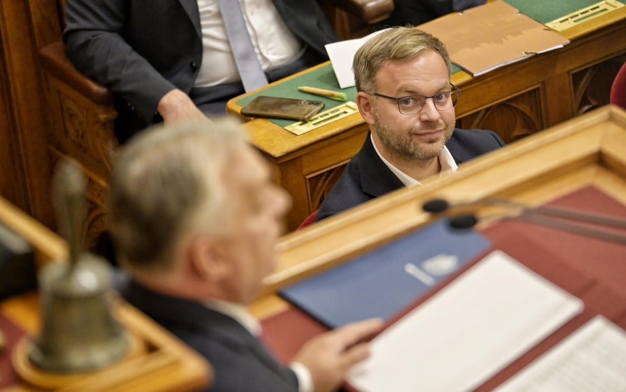 Bayer Zsolt a saját műsorában ajánlotta fel Orbán Balázsnak, hogy tisztázza a kijelentését, de nem kívánt foglalkozni az üggyel