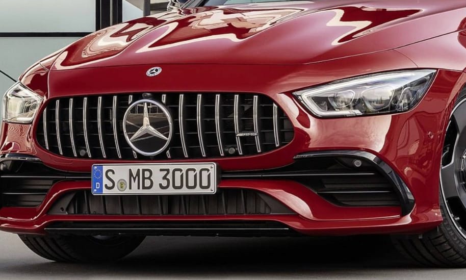 367 lóerős lett a Mercedes leggyengébb Porsche Panamera riválisa