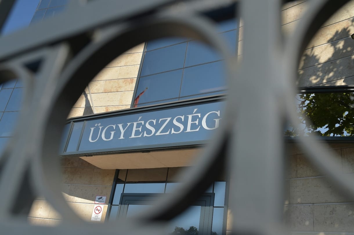 Az ügyészség pontokba szedte, szerintük milyen pontatlanságok és valótlanságok szerepelnek a brüsszeli jogállamisági jelentésben