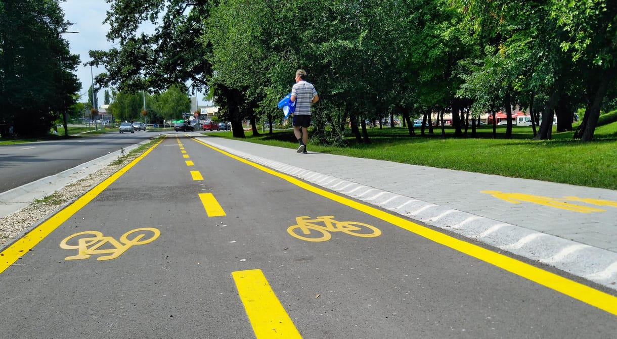 Így tekerje körbe e-bringával a Velencei-tavat