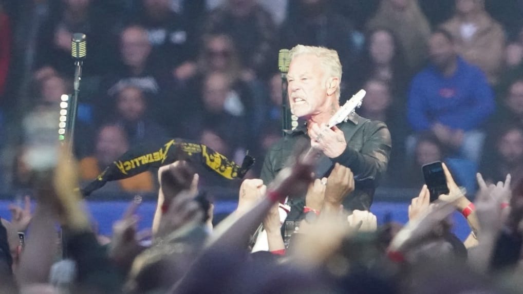 2015-ben elhunyt kollégája hamvaival tetováltatott a Metallica frontembere