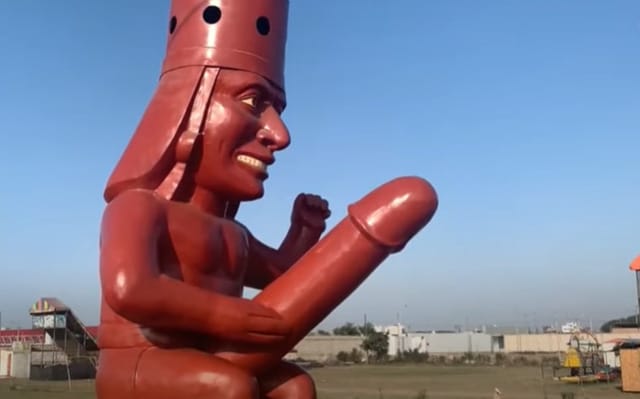 Megrongálták a vigyorgó fejű, hatalmas péniszű férfi szobrát Peruban