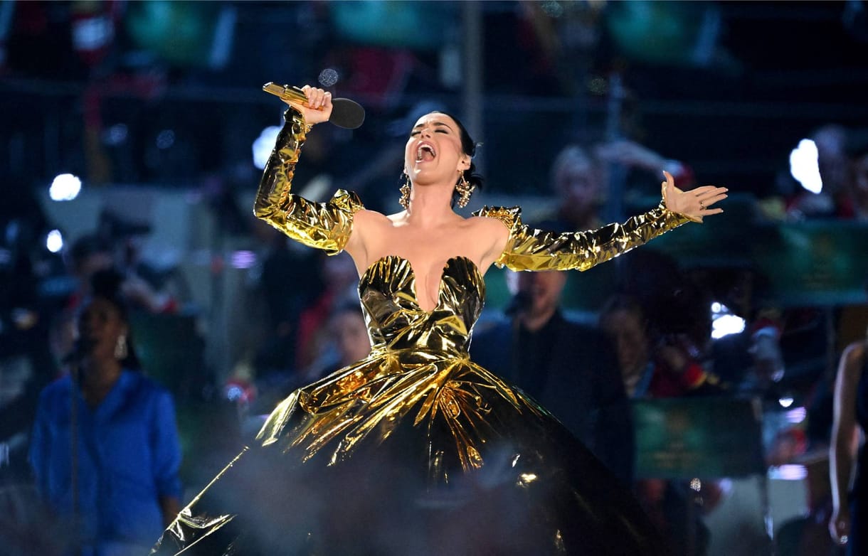 Koncert közben kapcsolódott ki Katy Perry melltartója