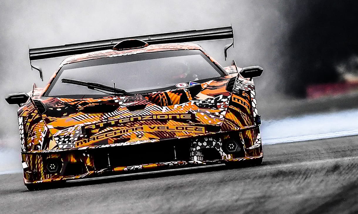 Turbó és villanymotor nélkül is 830 lóerős a legújabb Lamborghini