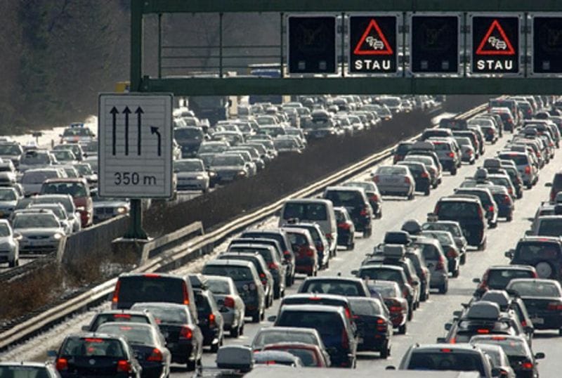 Útjavítás miatt van 10 kilométeres dugó az M7-esen