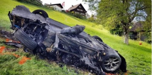 Méregdrága luxuskocsival szenvedett horrorbalesetet a híres autósműsor házigazdája