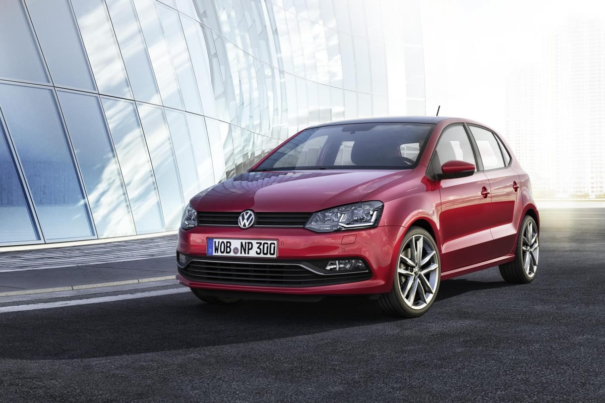 Kívül kicsit, motorikusan alaposan megújul a VW Polo