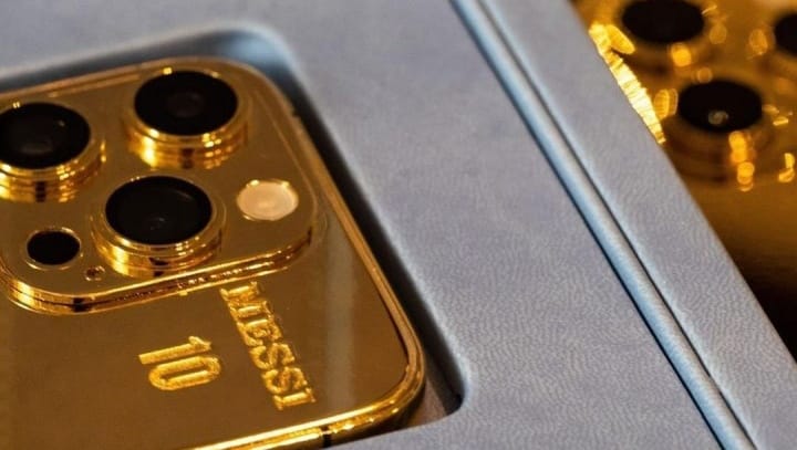 Annyira örült Lionel Messi a világbajnoki győzelemnek, hogy vett 35 aranyozott iPhone 14 Prót