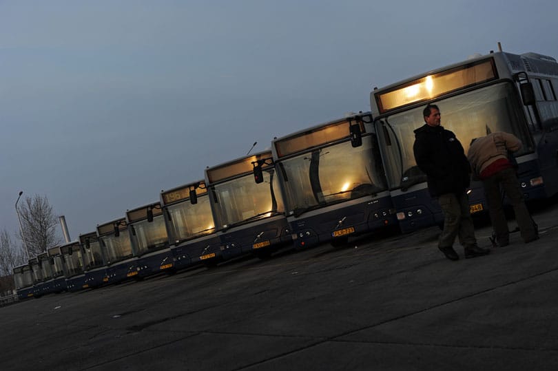 Hamarosan kiderül, továbbra is halálra kell-e dolgozniuk magukat a buszsofőröknek