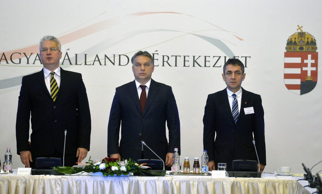 Orbán: Kommunista kérdésfeltevés, hogy kinek az oldalára kell állni