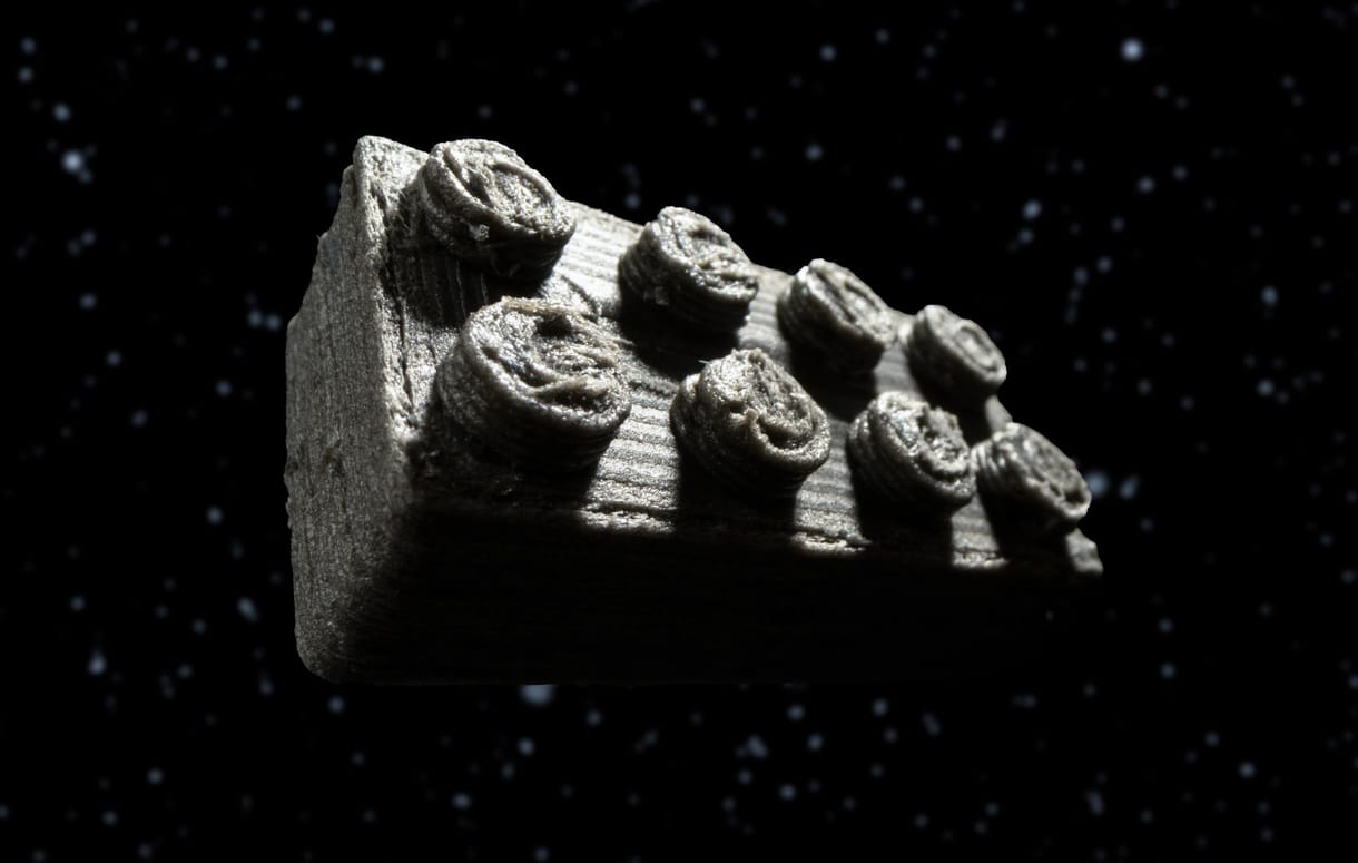 Ledarált egy 4,5 milliárd éves meteoritot az Európai Űrügynökség, Lego kockát nyomtatott belőle
