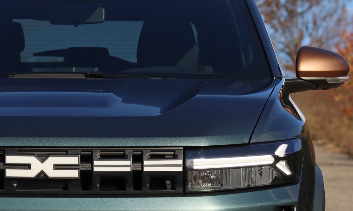 Jön a tisztán elektromos Dacia Duster
