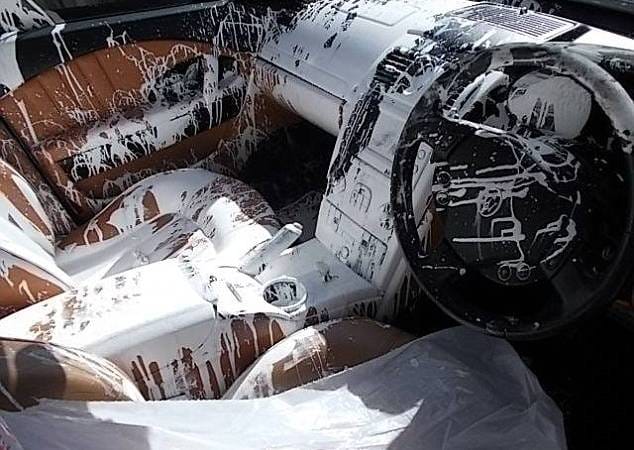 Így lesz törés nélkül totálkáros egy Maserati