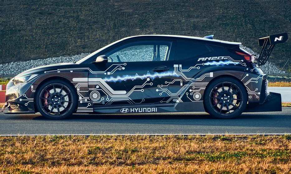 810 lóerős villanyautóval rukkolt elő a Hyundai