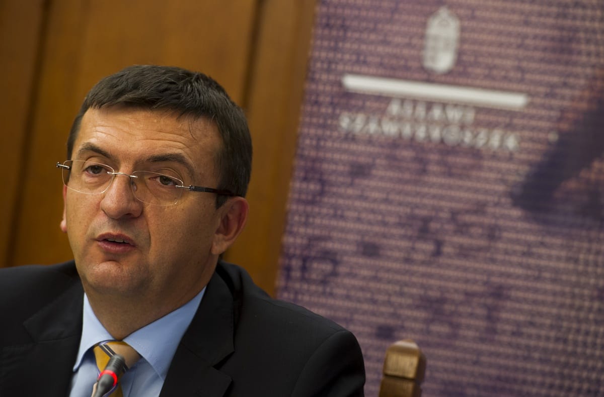 A béremelések egy részét nem a dolgozóknak fizetné ki az ÁSZ elnöke