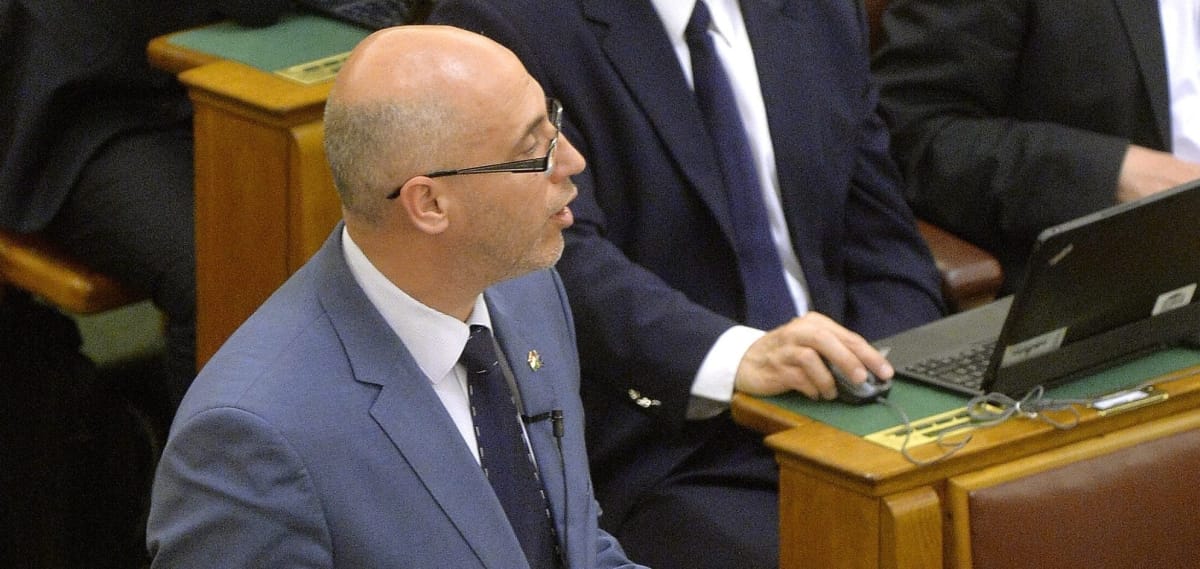 Az MSZP felszólította Tóbiás Józsefet, döntse el: megy vagy marad