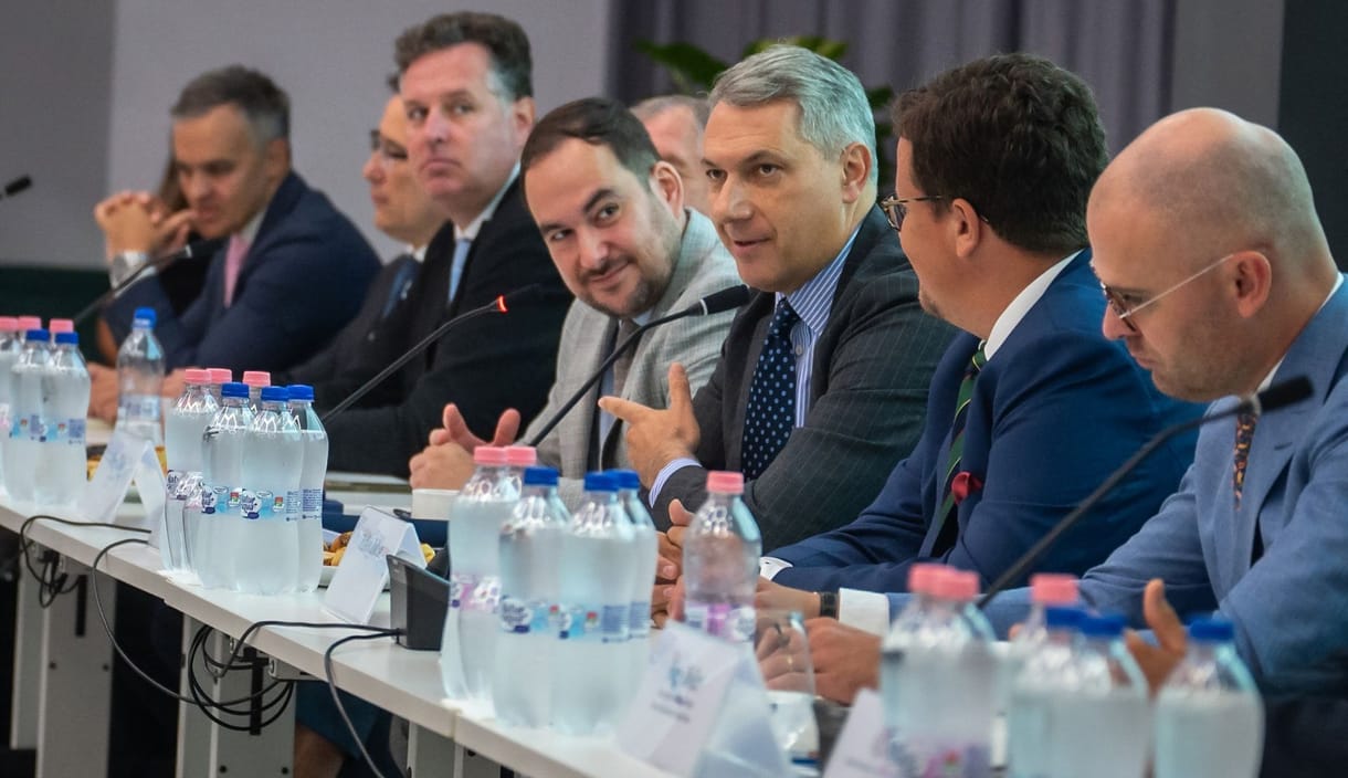 Kire gondolhatott Lázár, amikor arról beszél, hogy 